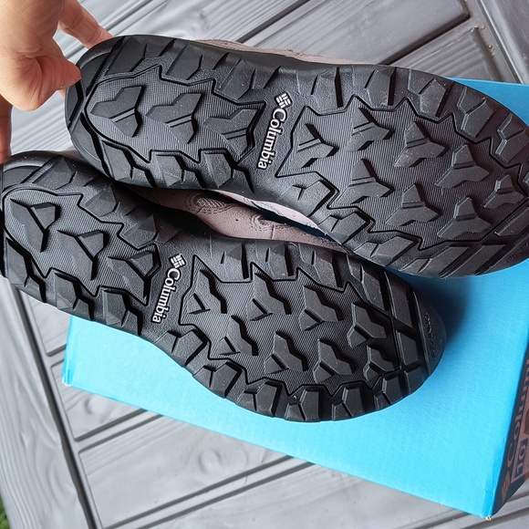 Columbia Women's Redmond V2 Mid Waterproof - Picture 4 of 5